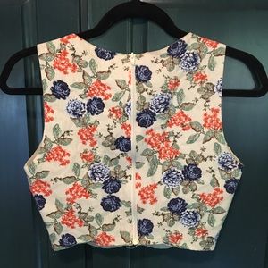 Floral Crop Top Zip-up Back